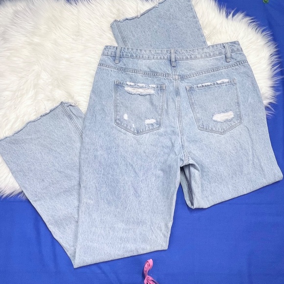 |•FLYING MONKEY•| Distressed High Rise Jeans Size 32 - Picture 2 of 4